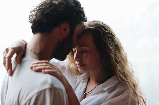 6 things to consider before admitting youre in love with